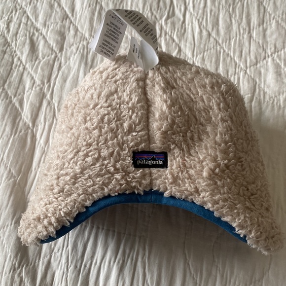Baby Patagonia Reversible Beanie - Picture 2 of 15